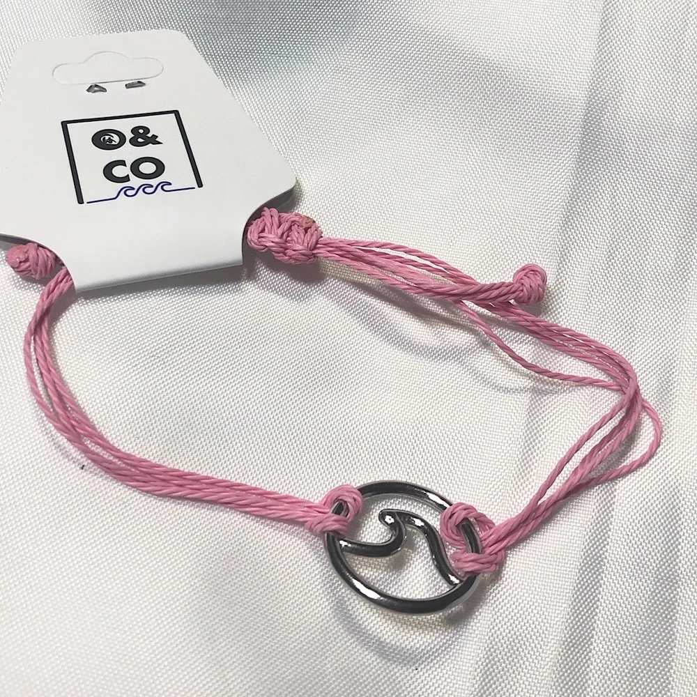 🆕 O & Co wave pink and silver adjustable bracelet